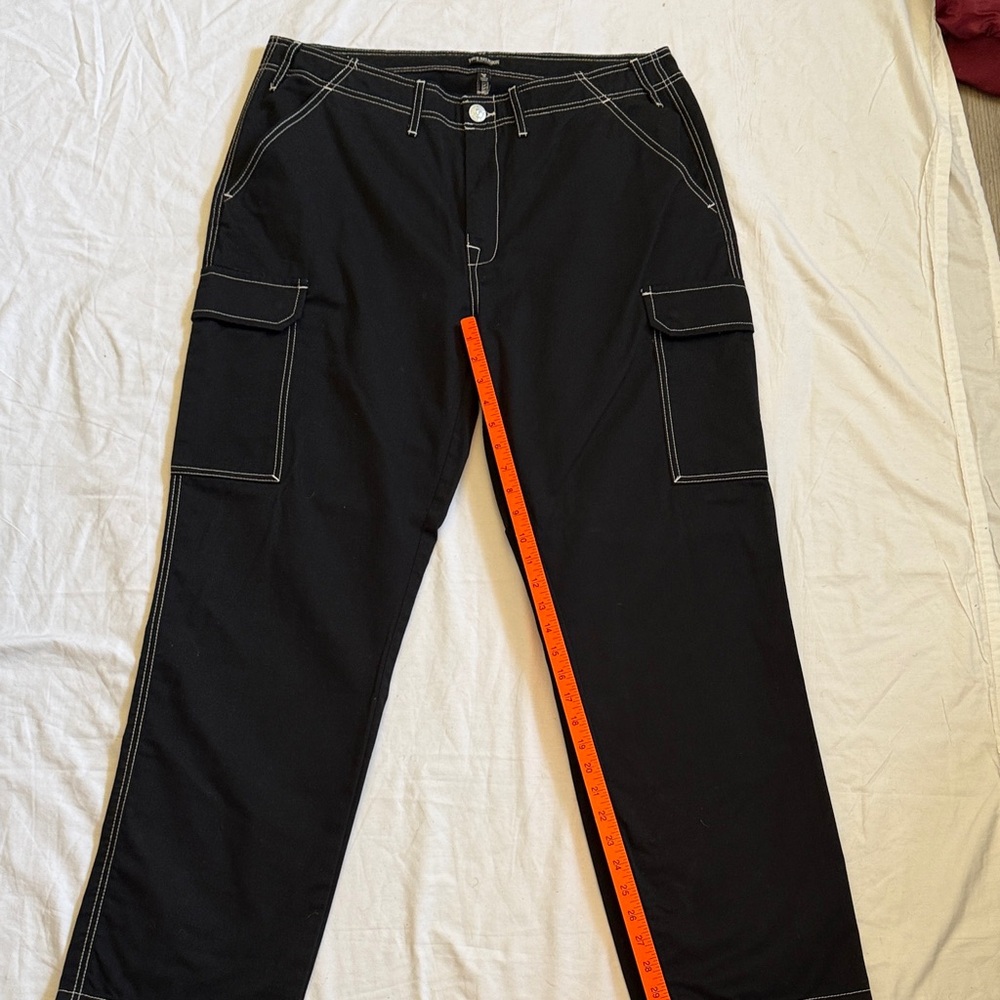 True Religion Black Cargo Pants with White Stitching Y2K - Picture 9 of 12